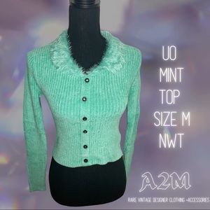UO Mint  Crop Sweater with Faux Fur Collar Size M